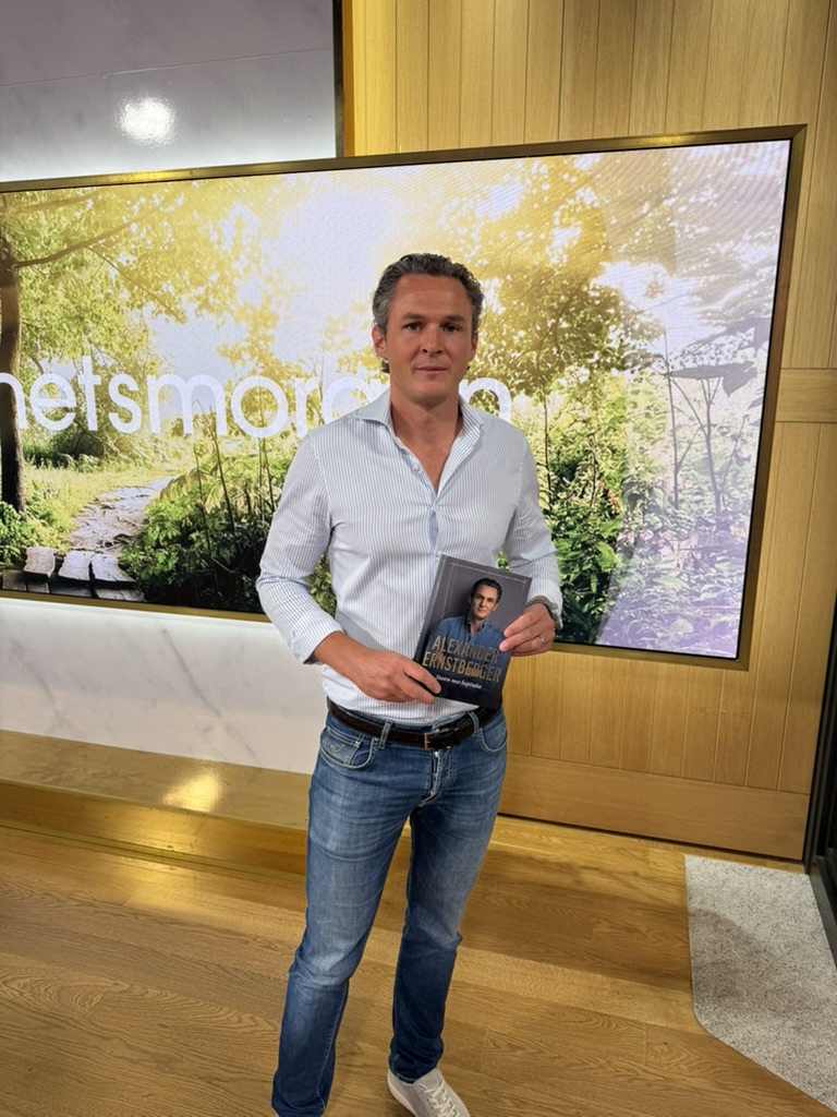 Alexander Ernstberger på Nyhetsmorgon med boken Staten mot Kapitalet